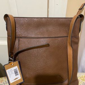 G H BASS & CO CROSS BODY BAG
